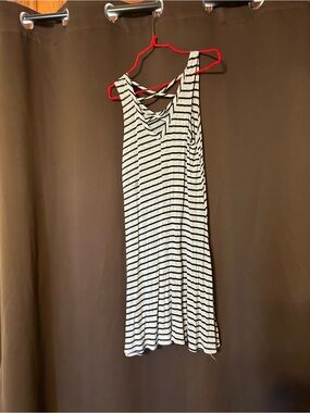 Sleeveless Striped Midi Dress with Crisscross Back - White & Black